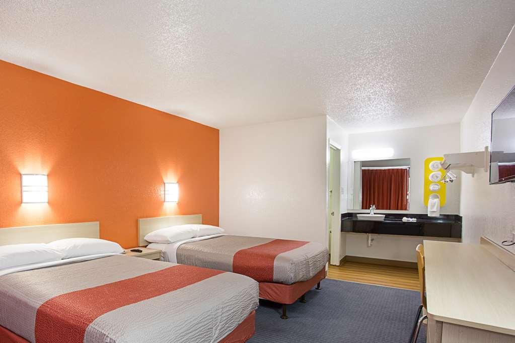 Motel 6 Baton Rouge Southeast Prairieville Номер фото