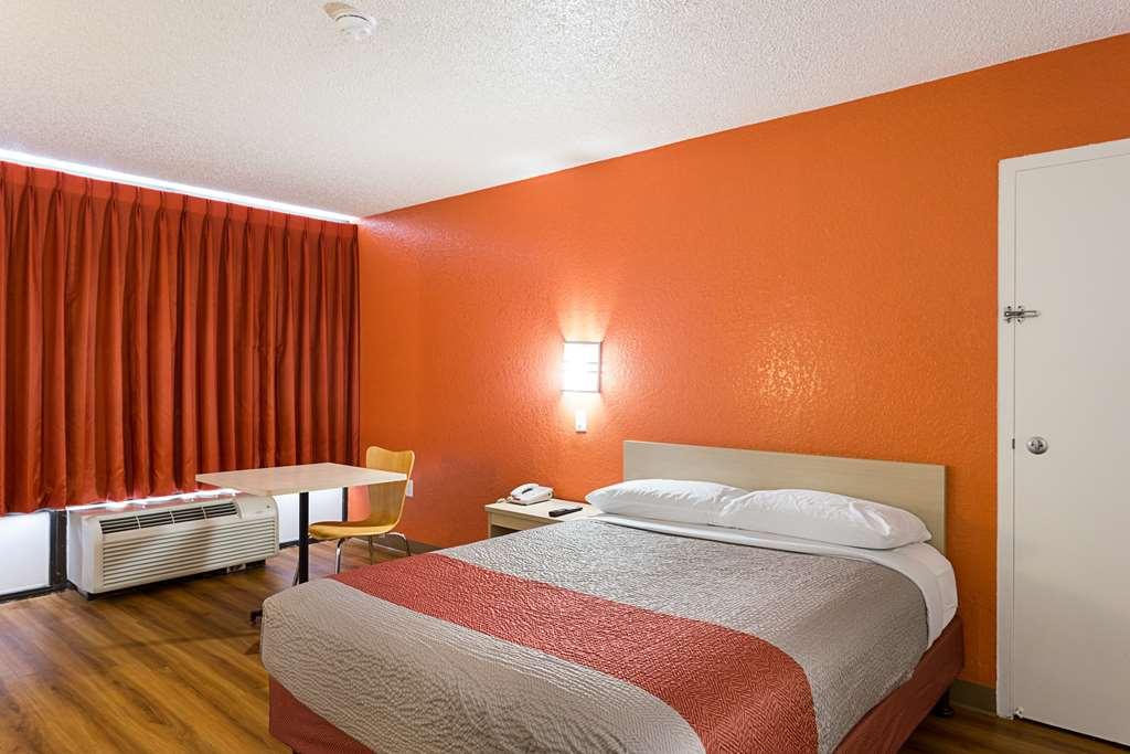 Motel 6 Baton Rouge Southeast Prairieville Номер фото